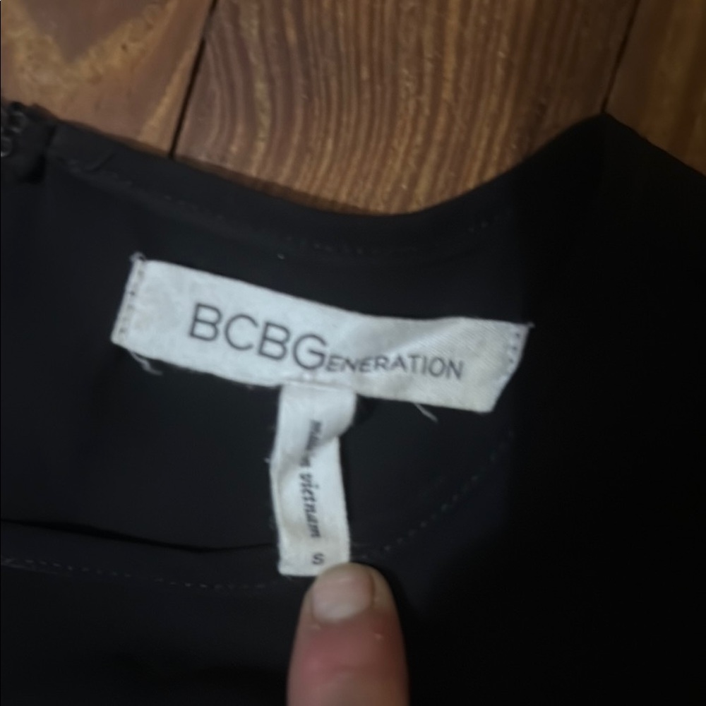 BCBG Black Boxy Tiered Sleeveless Tank Top - Picture 2 of 5